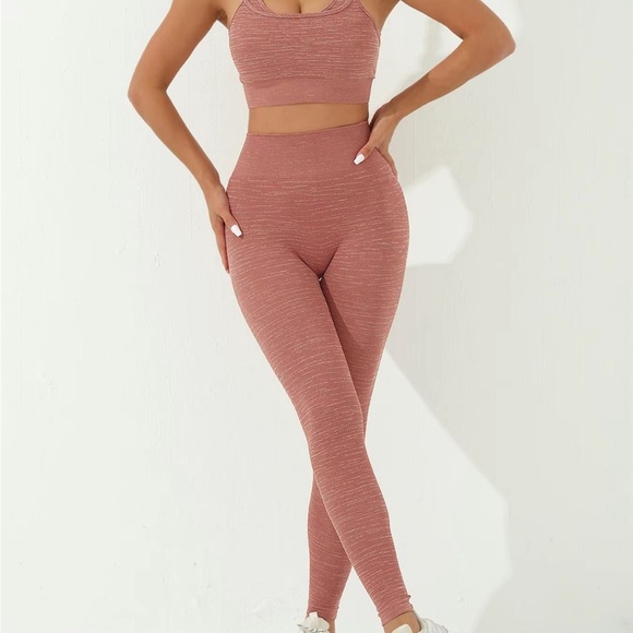 Women’s 2-Piece Workout Set - Picture 3 of 7